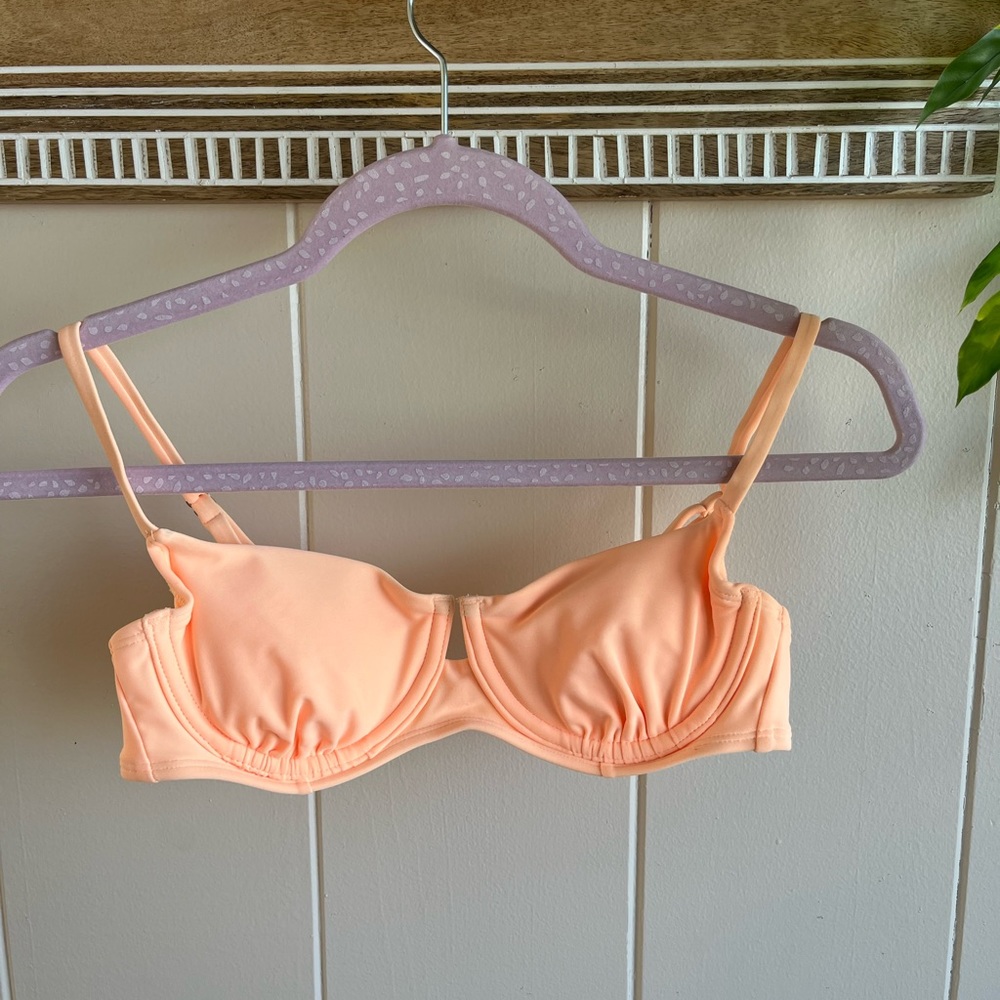 Underwire bikini top in peach